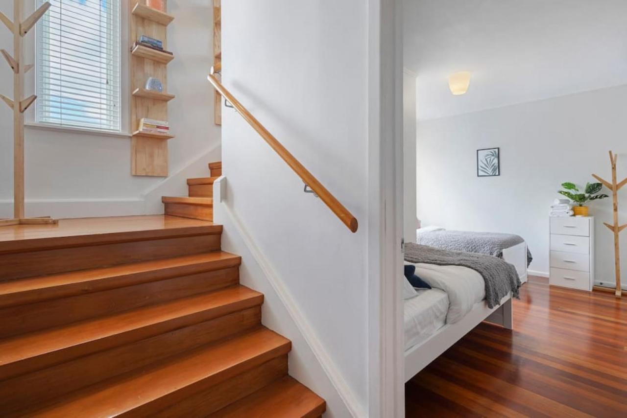 Amazing Home By Beach - Fully Aircon-Ed - Wifi Auckland Exteriör bild