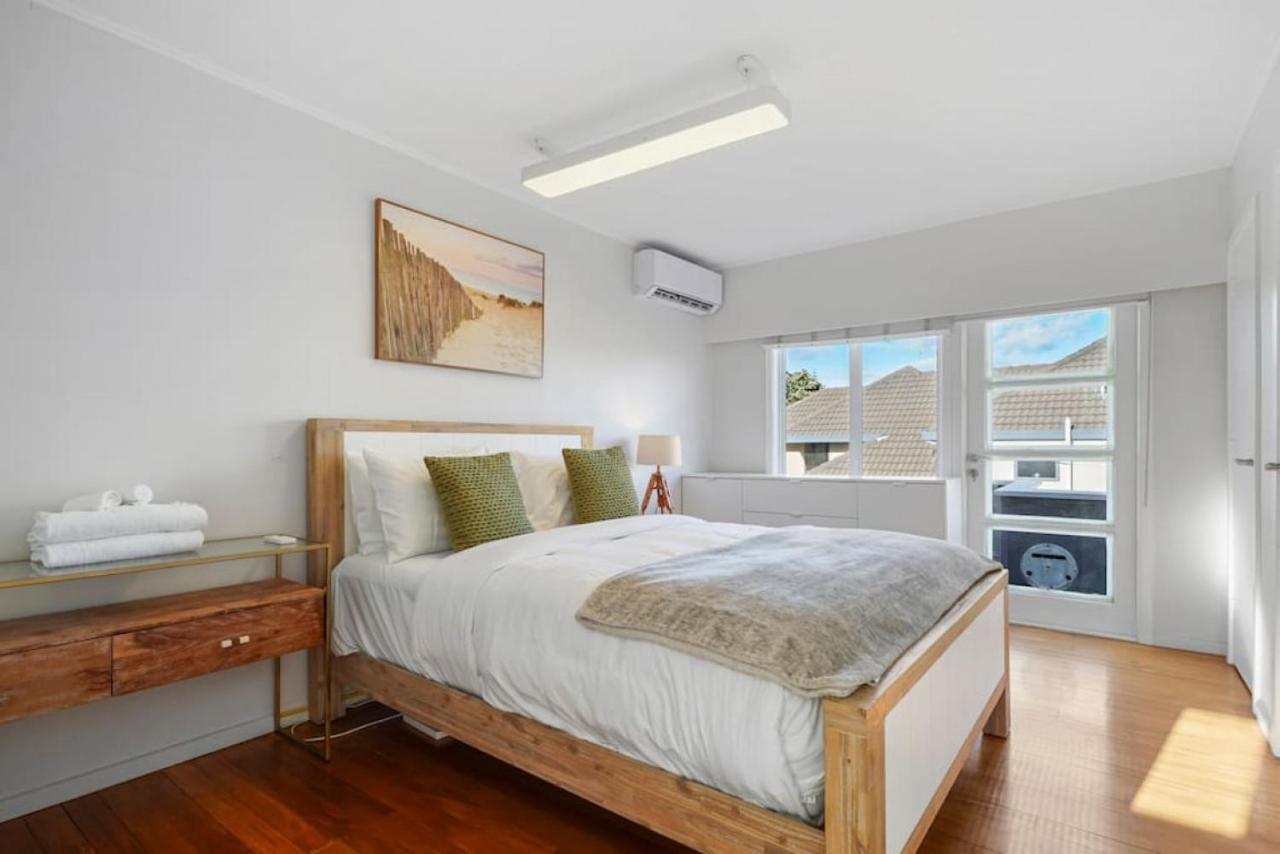 Amazing Home By Beach - Fully Aircon-Ed - Wifi Auckland Exteriör bild