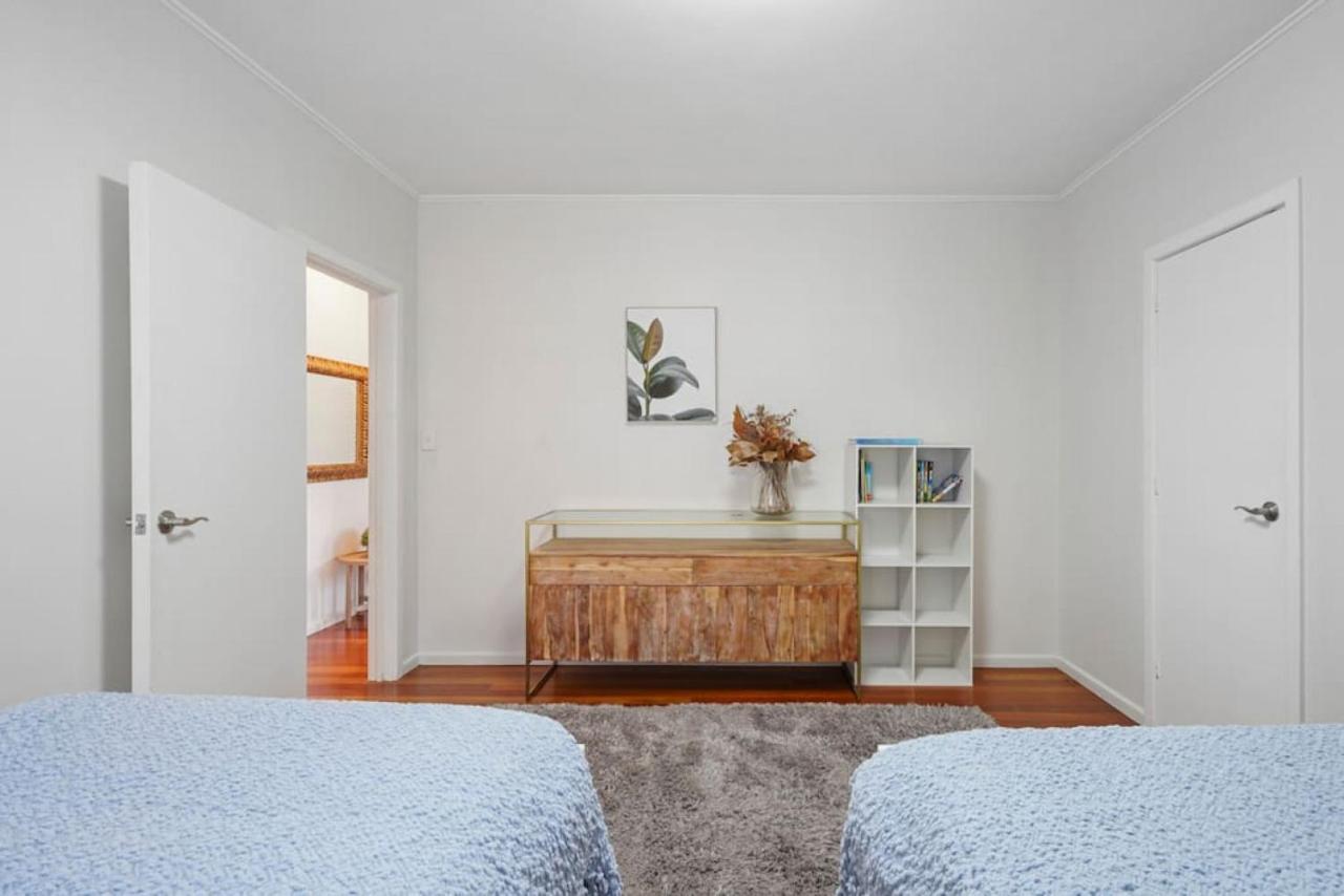 Amazing Home By Beach - Fully Aircon-Ed - Wifi Auckland Exteriör bild