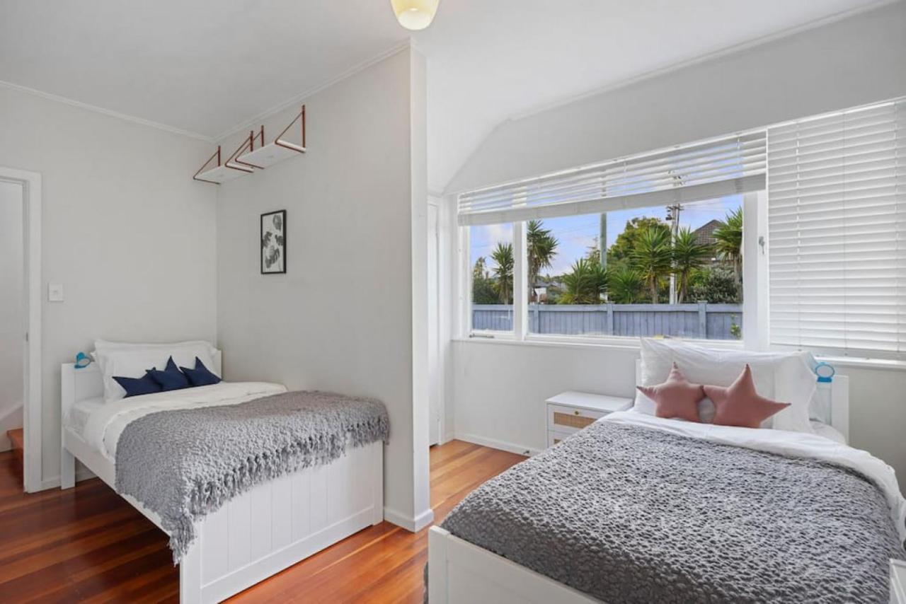 Amazing Home By Beach - Fully Aircon-Ed - Wifi Auckland Exteriör bild