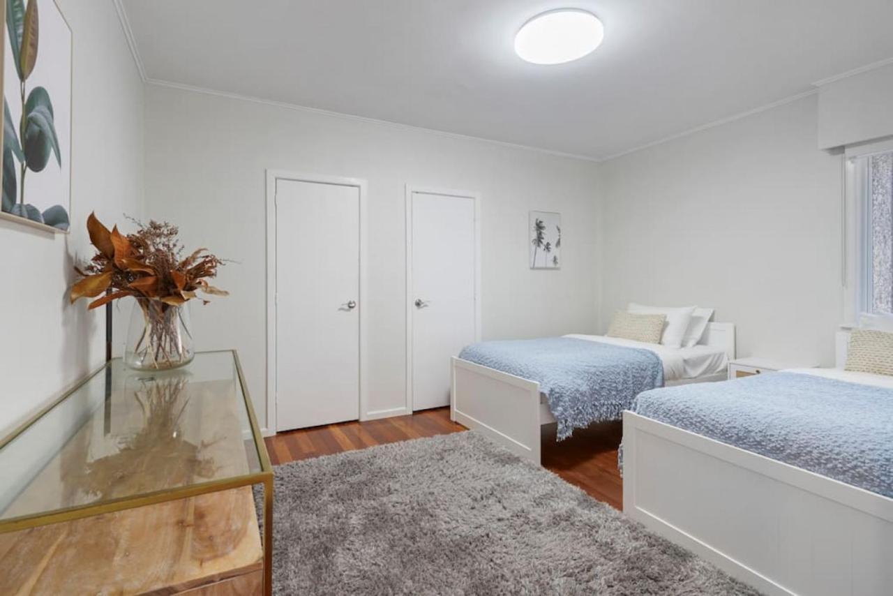 Amazing Home By Beach - Fully Aircon-Ed - Wifi Auckland Exteriör bild